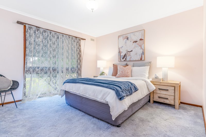 Photo - 36 Nabilla Crescent, Strathdale VIC 3550 - Image 10