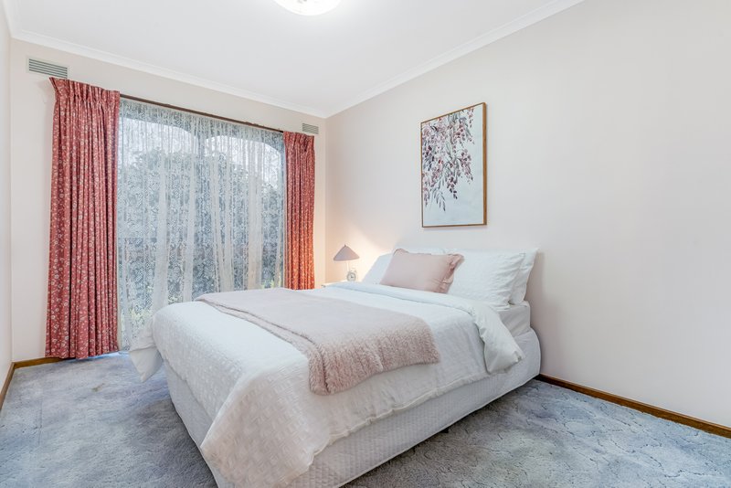 Photo - 36 Nabilla Crescent, Strathdale VIC 3550 - Image 11