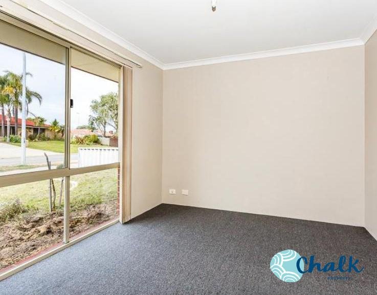 Photo - 36 Okehampton Road, Warnbro WA 6169 - Image 4