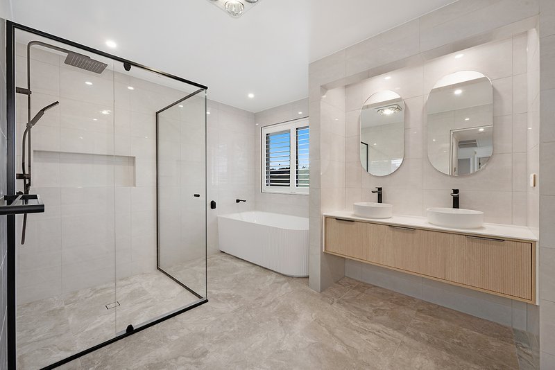 Photo - 36 Palmetto Place, Bridgeman Downs QLD 4035 - Image 8
