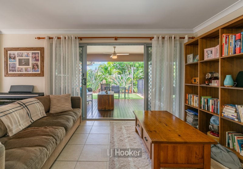 Photo - 36 Paperbark Crescent, Heathwood QLD 4110 - Image 9