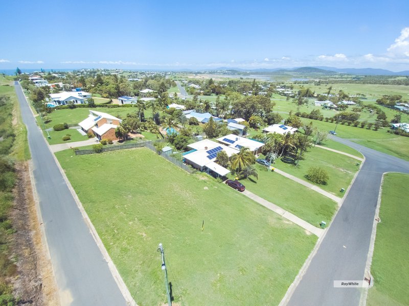 Photo - 36 Pears Street, Emu Park QLD 4710 - Image 4