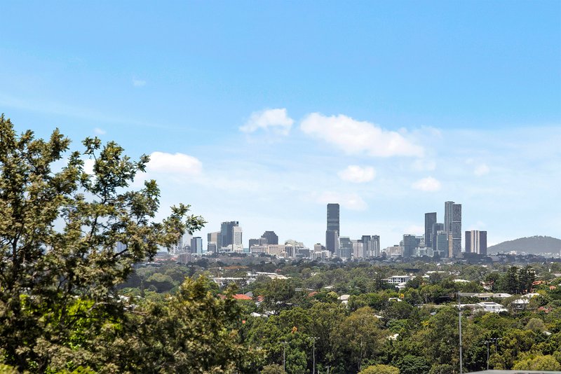 Photo - 36 Plucks Road, Arana Hills QLD 4054 - Image 3