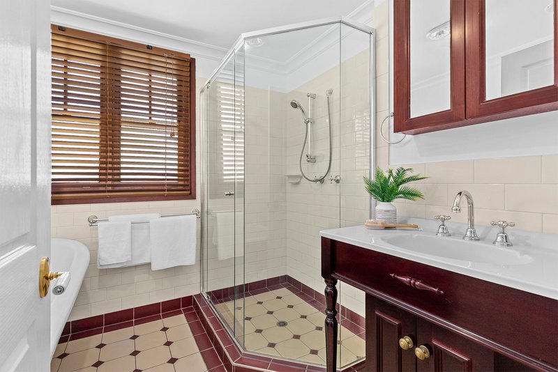 Photo - 36 Plucks Road, Arana Hills QLD 4054 - Image 16