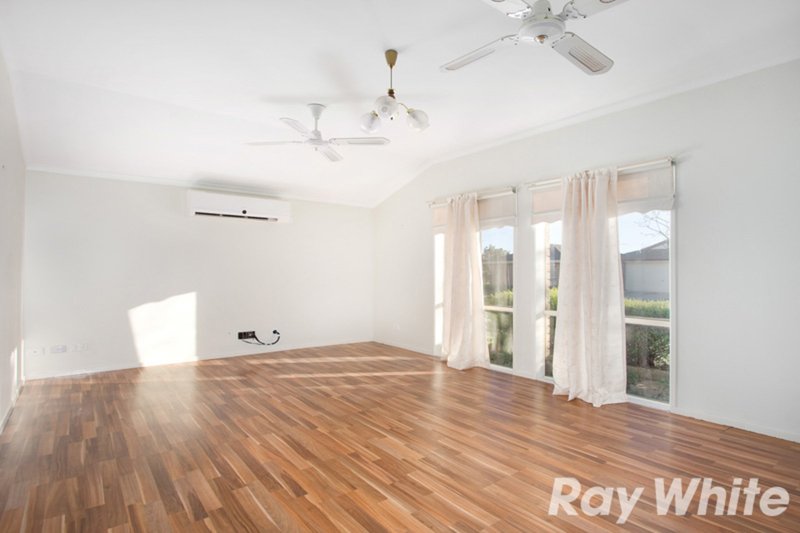 Photo - 36 Pommel Street, Pakenham VIC 3810 - Image 4