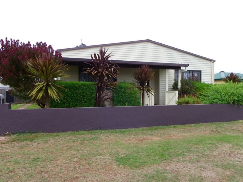 Photo - 36 Quiggin Street, Wynyard TAS 7325 - Image 16