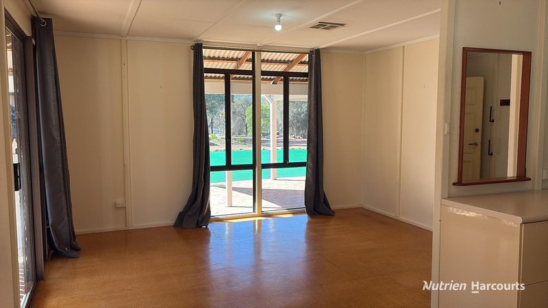 Photo - 36 Quigley Street, Narrogin WA 6312 - Image 8