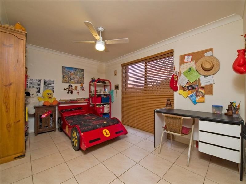 Photo - 36 Riversleigh Crescent, Eatons Hill QLD 4037 - Image 16