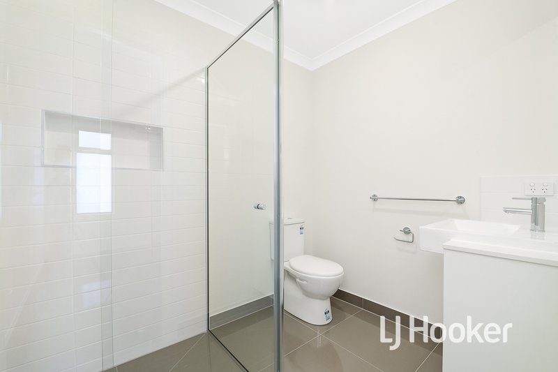 Photo - 3/6 Robert Street, Dandenong VIC 3175 - Image 9