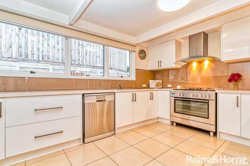 Photo - 36 Rolloway Rise, Chirnside Park VIC 3116 - Image 9