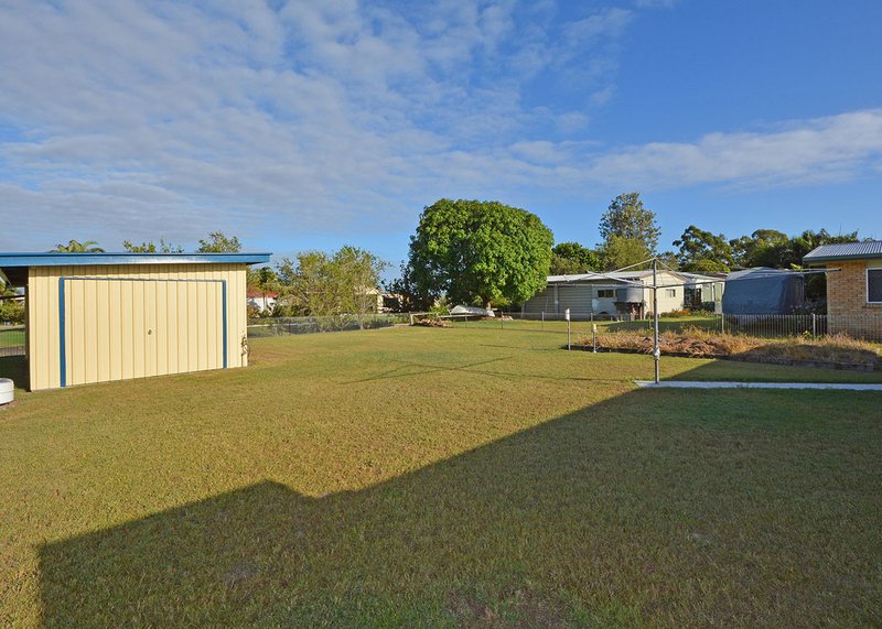 Photo - 36 Ross Street, Burrum Heads QLD 4659 - Image 8