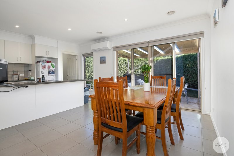 Photo - 3/6 Sainsbury Court, Mount Clear VIC 3350 - Image 4