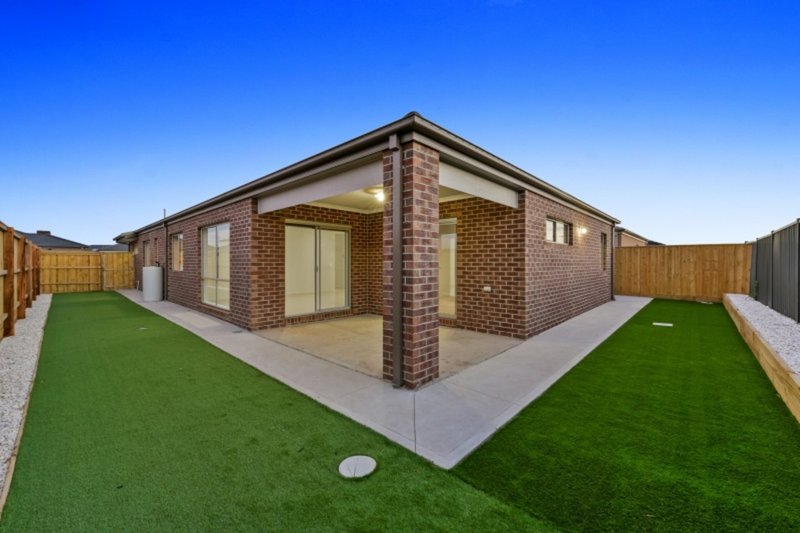 Photo - 36 Samsara Avenue, Truganina VIC 3029 - Image 10