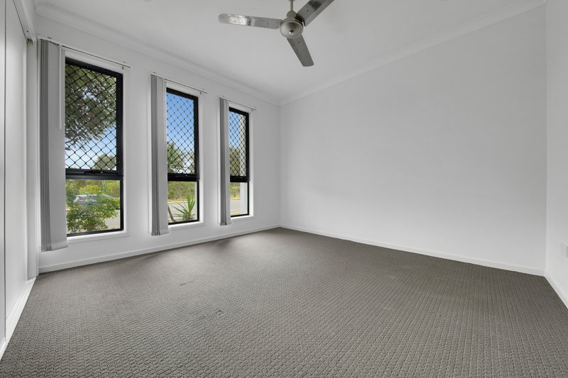 Photo - 36 Seagull Boulevard, Kirkwood QLD 4680 - Image 3