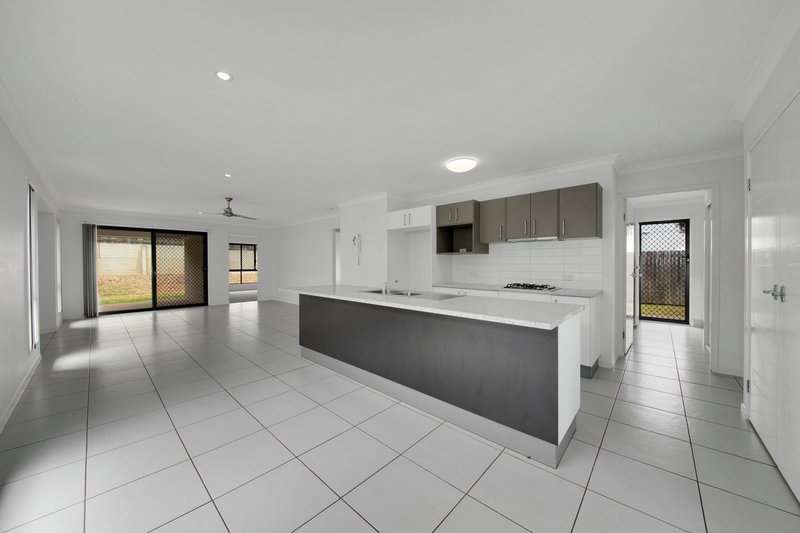 Photo - 36 Seagull Boulevard, Kirkwood QLD 4680 - Image 7