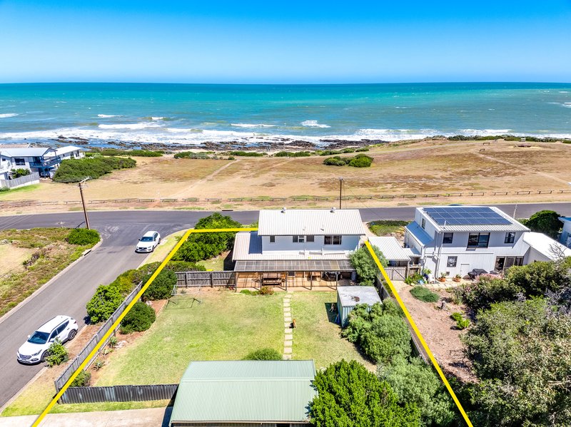 Photo - 36 Seaview Avenue, Middleton SA 5213 - Image 4