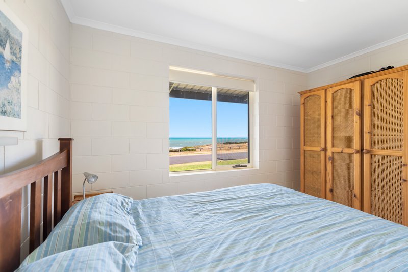 Photo - 36 Seaview Avenue, Middleton SA 5213 - Image 22