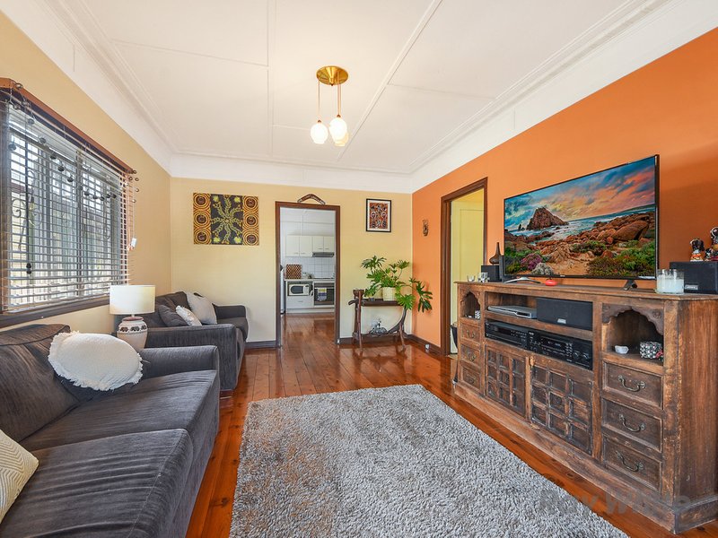 Photo - 36 Seaview Street, Brighton QLD 4017 - Image 7