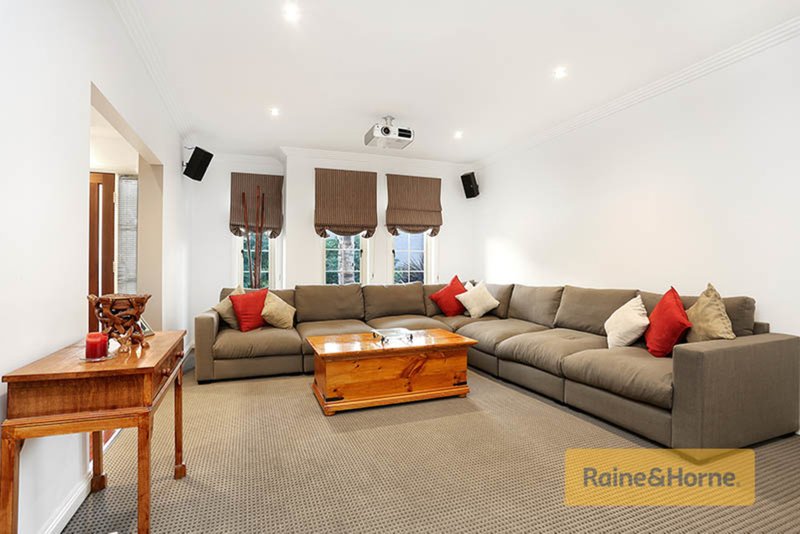 Photo - 36 Stillwell Crescent, Roxburgh Park VIC 3064 - Image 3