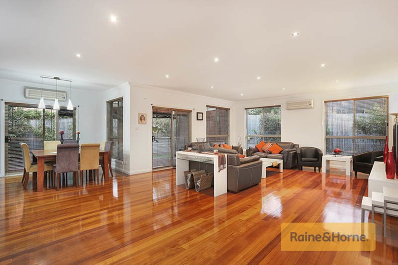 Photo - 36 Stillwell Crescent, Roxburgh Park VIC 3064 - Image 6