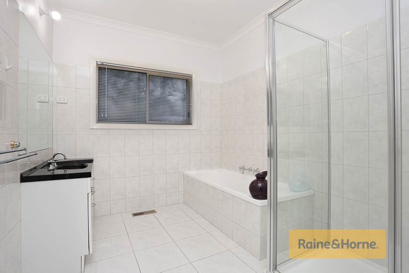 Photo - 36 Stillwell Crescent, Roxburgh Park VIC 3064 - Image 12