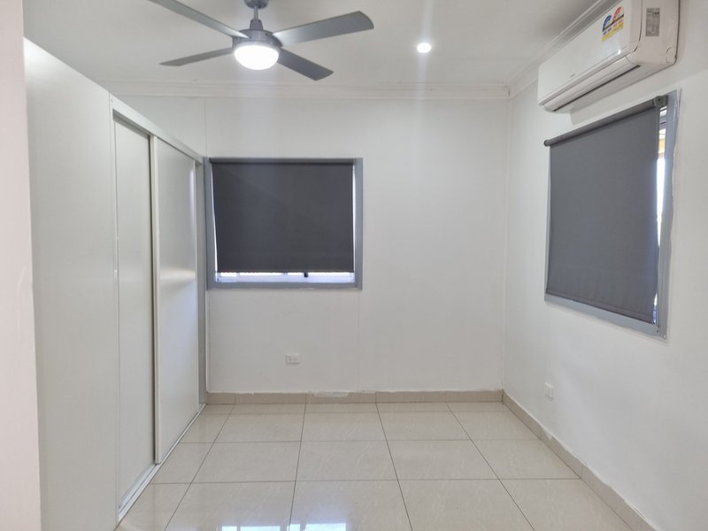 Photo - 36 Stranraer Drive, St Andrews NSW 2566 - Image 4