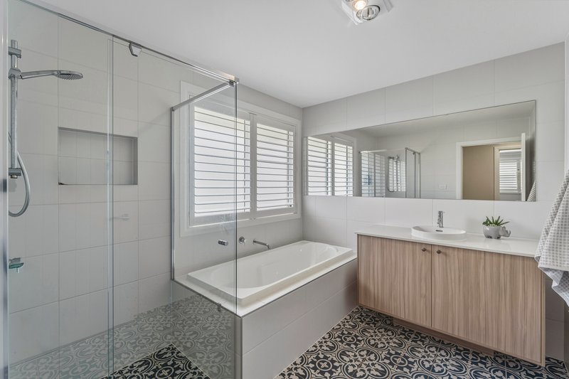 Photo - 36 Sunnyspot Boulevard, Catherine Hill Bay NSW 2281 - Image 13