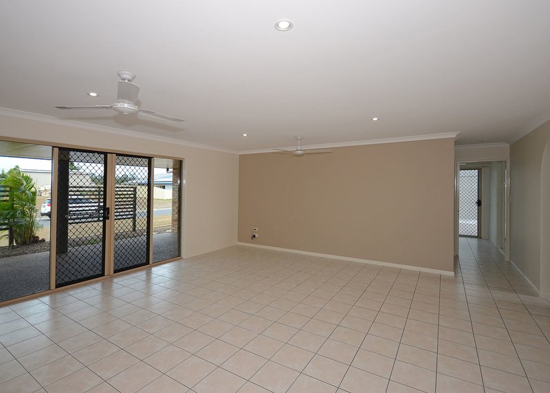 Photo - 36 Sunrise Crescent, Burrum Heads QLD 4659 - Image 8