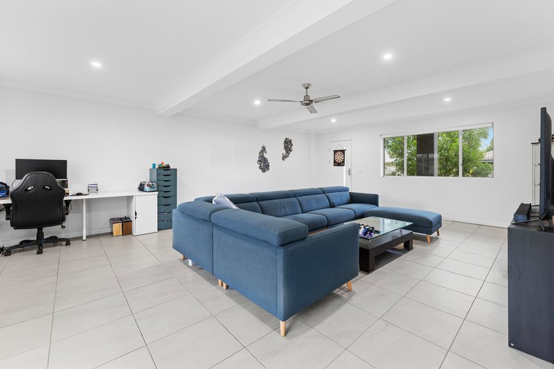 Photo - 3/6 Sunseeker Street, Burpengary QLD 4505 - Image 4