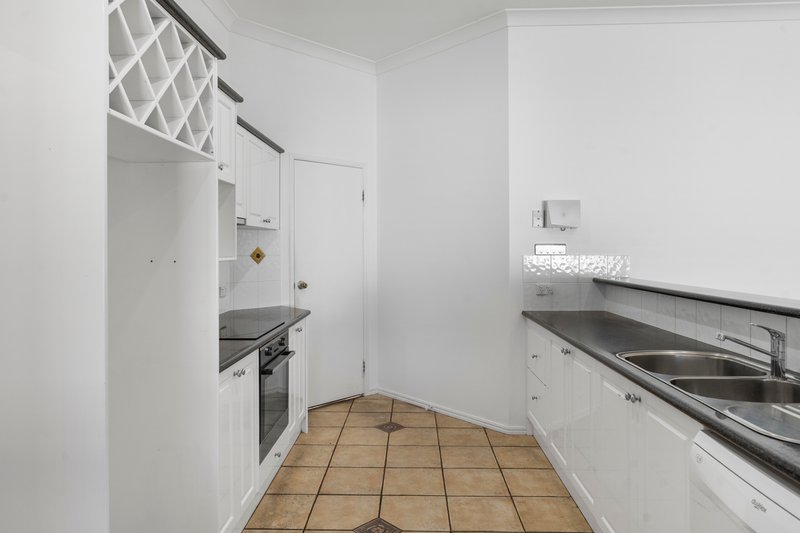 Photo - 36 Susan Godfrey Drive, Windaroo QLD 4207 - Image 4