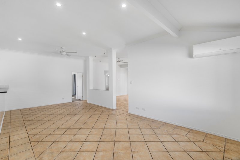 Photo - 36 Susan Godfrey Drive, Windaroo QLD 4207 - Image 7