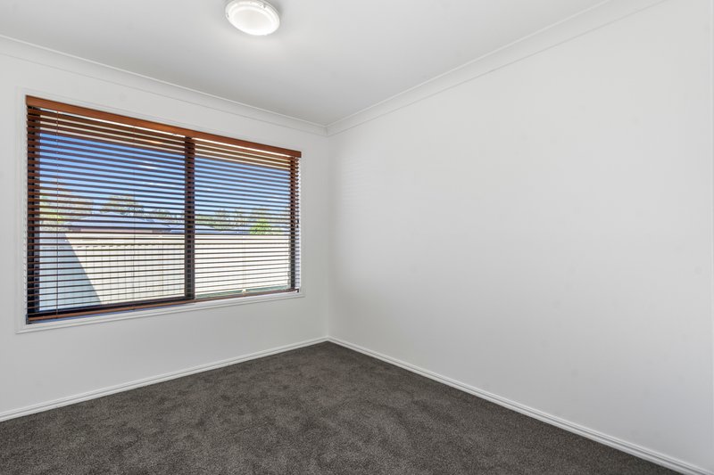 Photo - 36 Susan Godfrey Drive, Windaroo QLD 4207 - Image 12