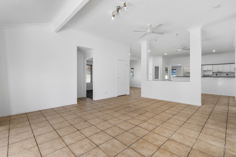 Photo - 36 Susan Godfrey Drive, Windaroo QLD 4207 - Image 14