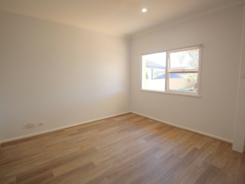 Photo - 36 Taunton Road, Hurstville NSW 2220 - Image 4