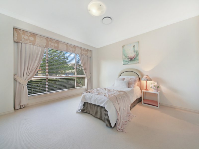 Photo - 36 Tee Trees Blvd , Arundel QLD 4214 - Image 8