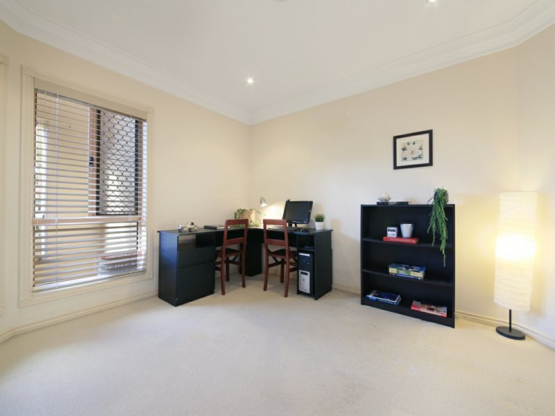 Photo - 36 Tee Trees Blvd , Arundel QLD 4214 - Image 19