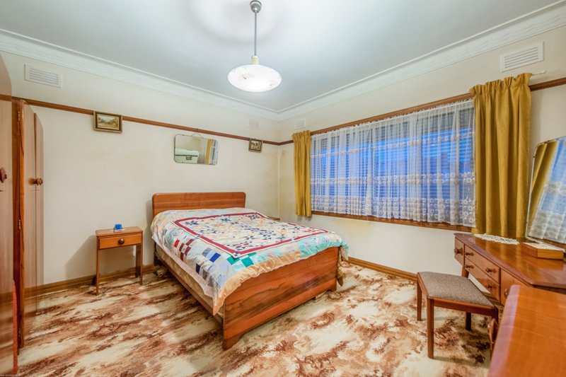 Photo - 36 Thackeray Road, Reservoir VIC 3073 - Image 6