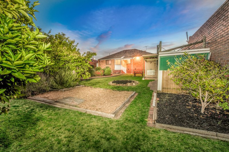 Photo - 36 Thackeray Road, Reservoir VIC 3073 - Image 9