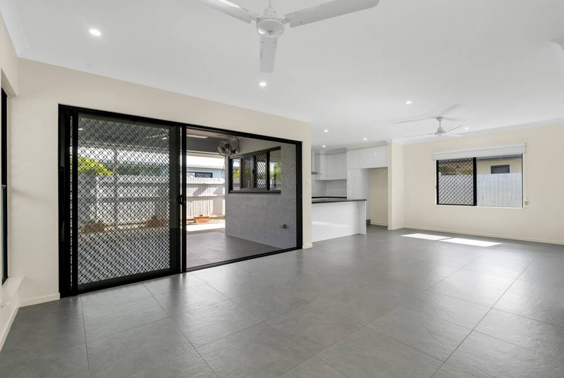 Photo - 36 The Avenue, Trinity Park QLD 4879 - Image 7