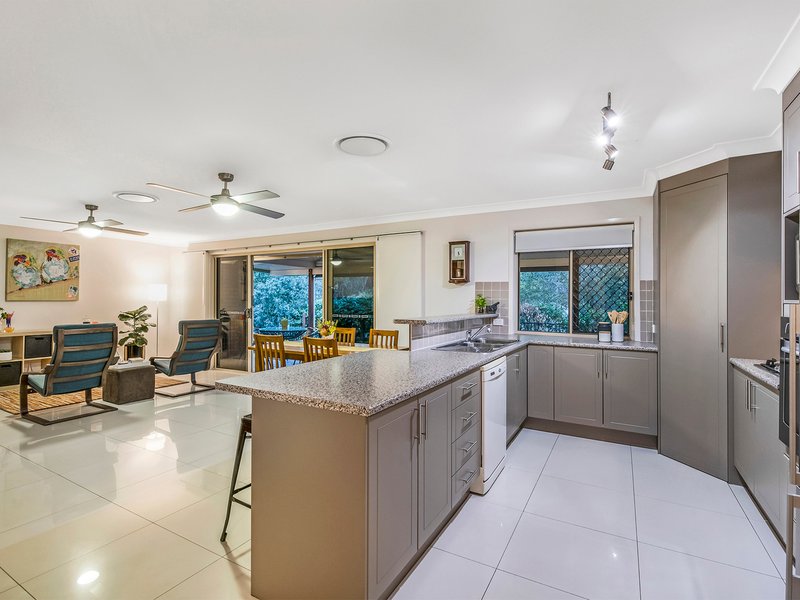 Photo - 36 Turrbal Street, Bellbowrie QLD 4070 - Image 6