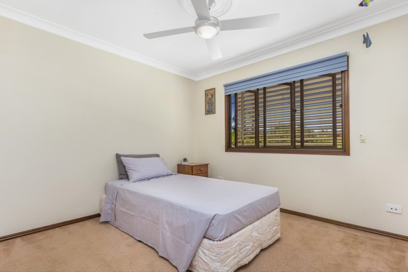 Photo - 36 Ustinov Crescent, Mcdowall QLD 4053 - Image 12