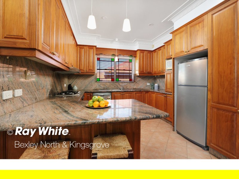 Photo - 36 Vivienne Street, Kingsgrove NSW 2208 - Image 3