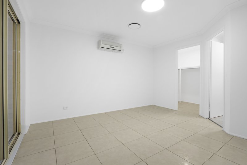 Photo - 36 Wainewright Avenue, West Hoxton NSW 2171 - Image 13