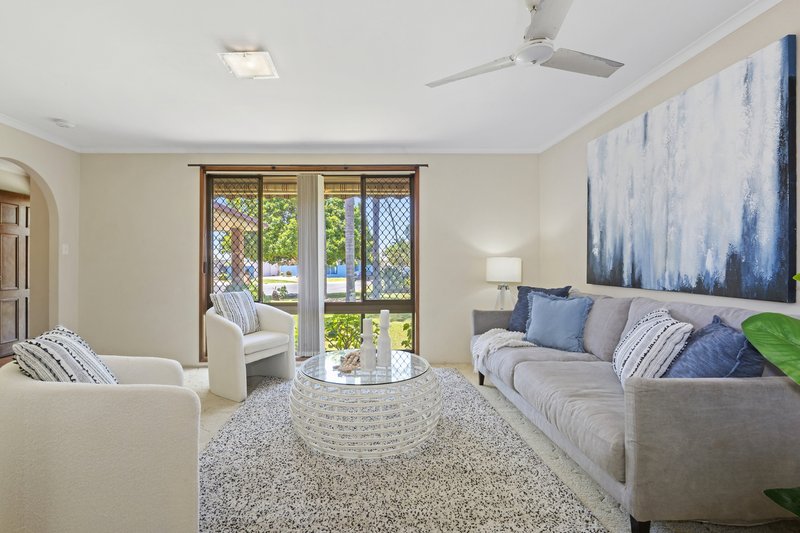 Photo - 36 Waitomo Street, Broadbeach Waters QLD 4218 - Image 6