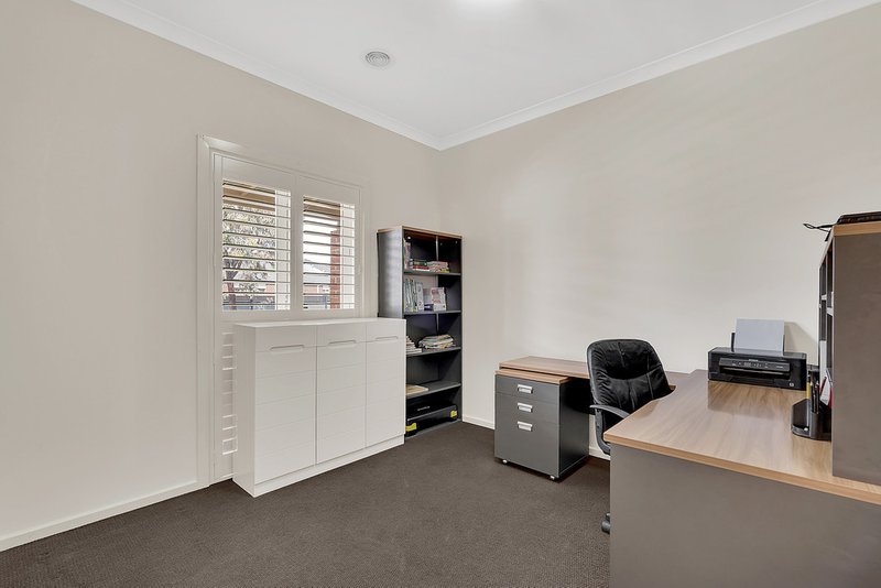 Photo - 36 Wattletree Street, Craigieburn VIC 3064 - Image 13