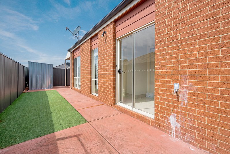 Photo - 36 Wattletree Street, Craigieburn VIC 3064 - Image 14