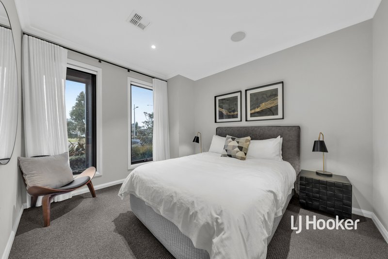 Photo - 36 Wavertree Crescent, Werribee VIC 3030 - Image 3