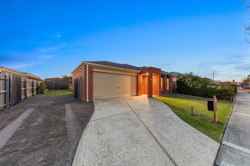 Photo - 36 Webster Way, Pakenham VIC 3810 - Image 2