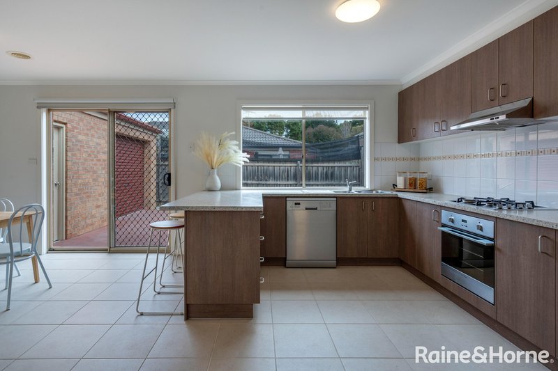 Photo - 36 Wicket Street, Sunbury VIC 3429 - Image 5