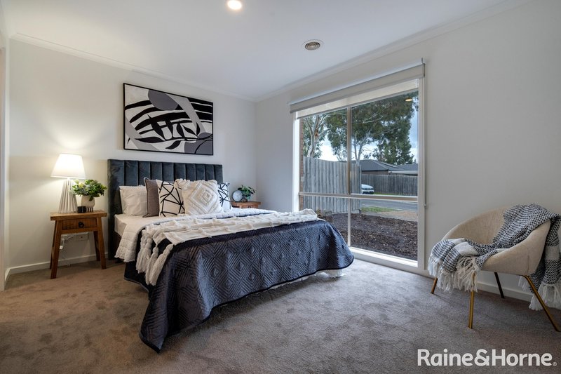 Photo - 36 Wicket Street, Sunbury VIC 3429 - Image 8